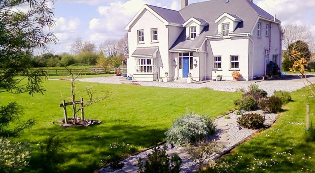 The Well Meadow B&B Nenagh Bagian luar foto